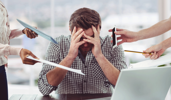 Xếp lịch cho hàng trăm lớp học với hàng chục giáo viên khác nhau là một bài toán “đau đầu” cho mỗi trung tâm giáo dục